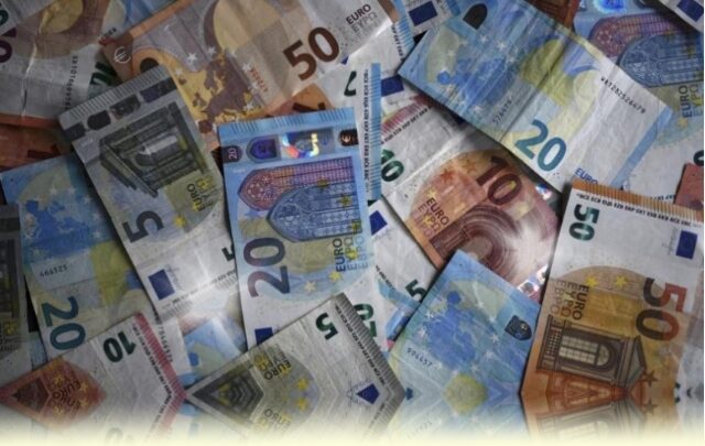 Allemagne : il ramène 150 000€ à la police… et repart avec une partie de la somme