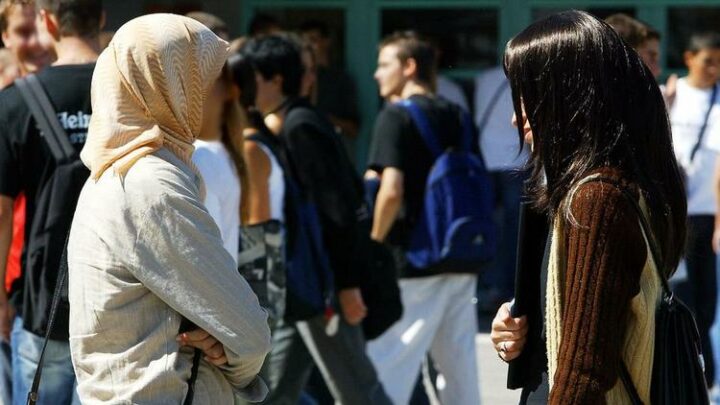 Sondage : 75 % des Français inquiets face à l’augmentation des tenues religieuses à l’école.