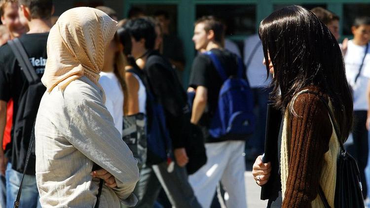Sondage : 75 % des Français inquiets face à l’augmentation des tenues religieuses à l’école.