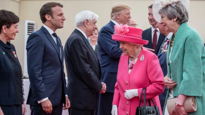 Macron offre un cheval à la reine Elizabeth pour ses 70 ans de règne