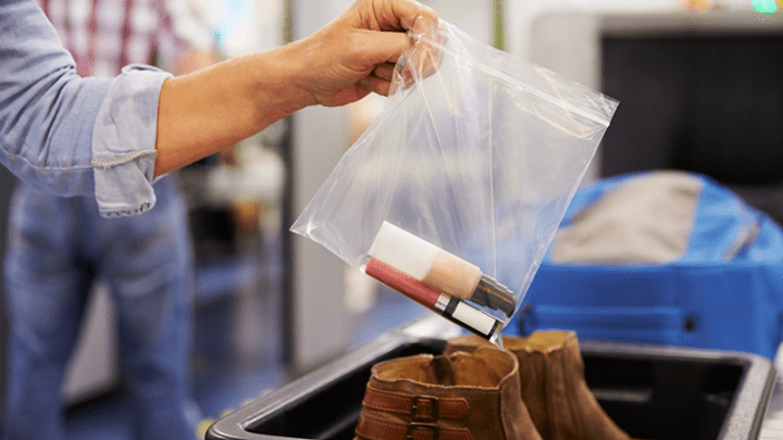 Nice: les objets confisqués à l’aéroport désormais donnés aux Restos du cœur