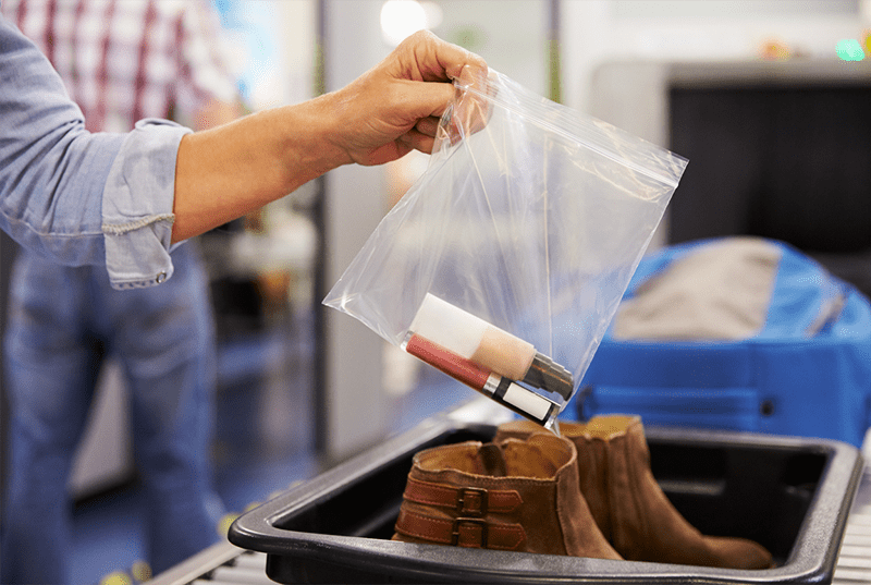 Nice: les objets confisqués à l’aéroport désormais donnés aux Restos du cœur