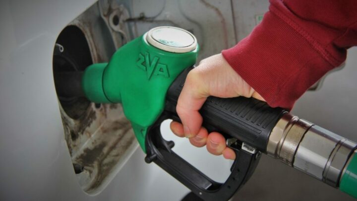 Carburants : la prime transport pour les salariés va passer à 400 euros