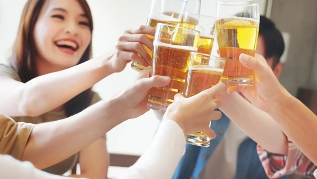 Le Japon veut que les jeunes boivent plus d’alcool