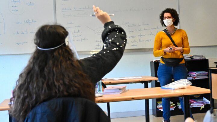 🔴 Une enseignante poignardée par un lycéen en plein cours à Caen