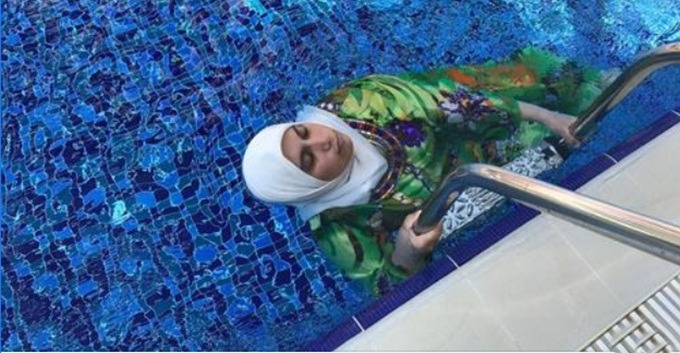 Maroc : une jeune femme en burkini virée d’une piscine d’hôtel par des touristes français (VIDÉO)
