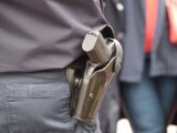 Grenoble : menacé à la Kalachnikov, un policier ouvre le feu et fait un blessé