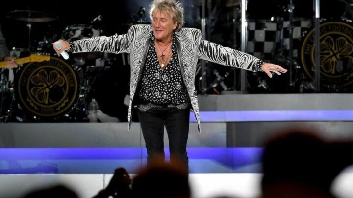 Rod Stewart a refusé un chèque d’un million de dollars pour chanter au Qatar