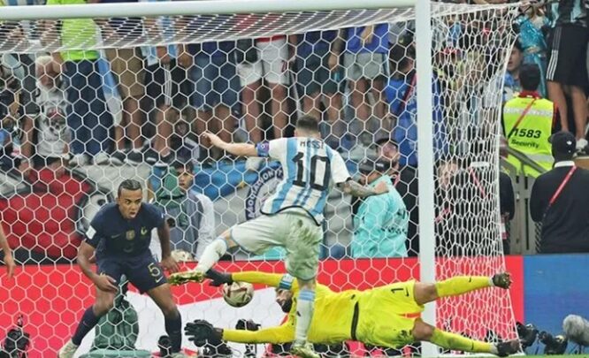 Pourquoi le troisième but argentin de la finale aurait dû être annulé