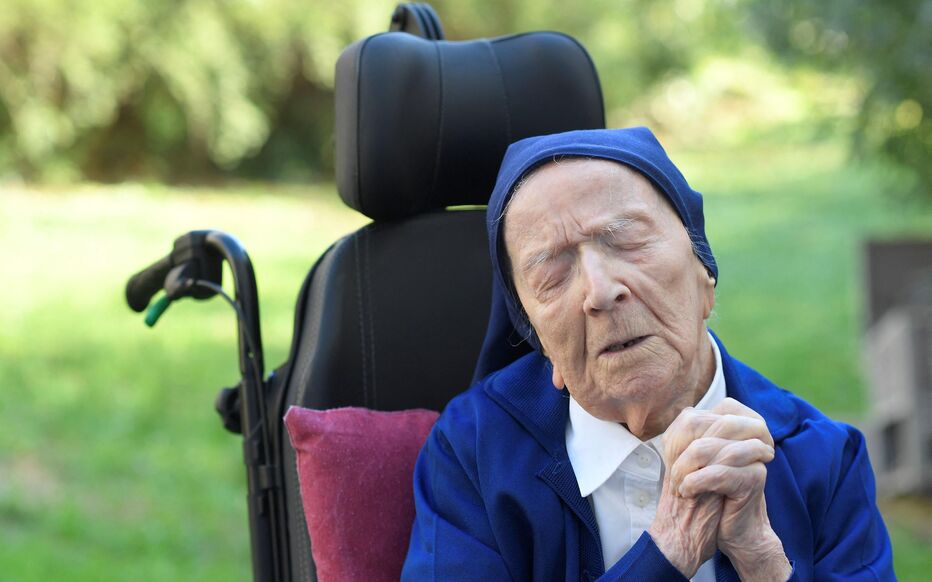 La doyenne de l’humanité, la Française soeur André, est morte à 118 ans