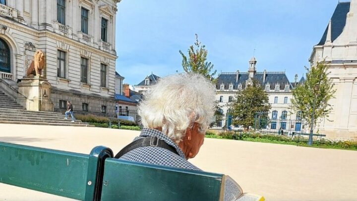 À Vannes, « Il y a un manque énorme de bancs en ville »