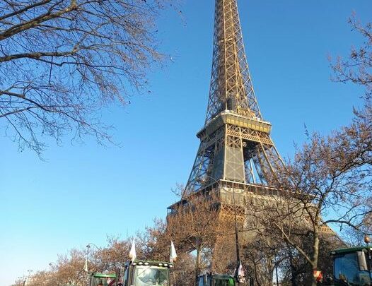 Colère des agriculteurs : “Le but c’est d’affamer les Parisiens”, le point sur les blocages à Paris et dans toute la France