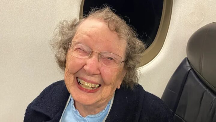 États-Unis: une femme de 101 ans enregistrée comme étant un bébé sur un vol