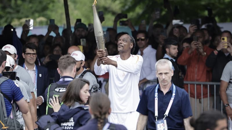 Snoop Dogg porteur de la flamme à Saint-Denis